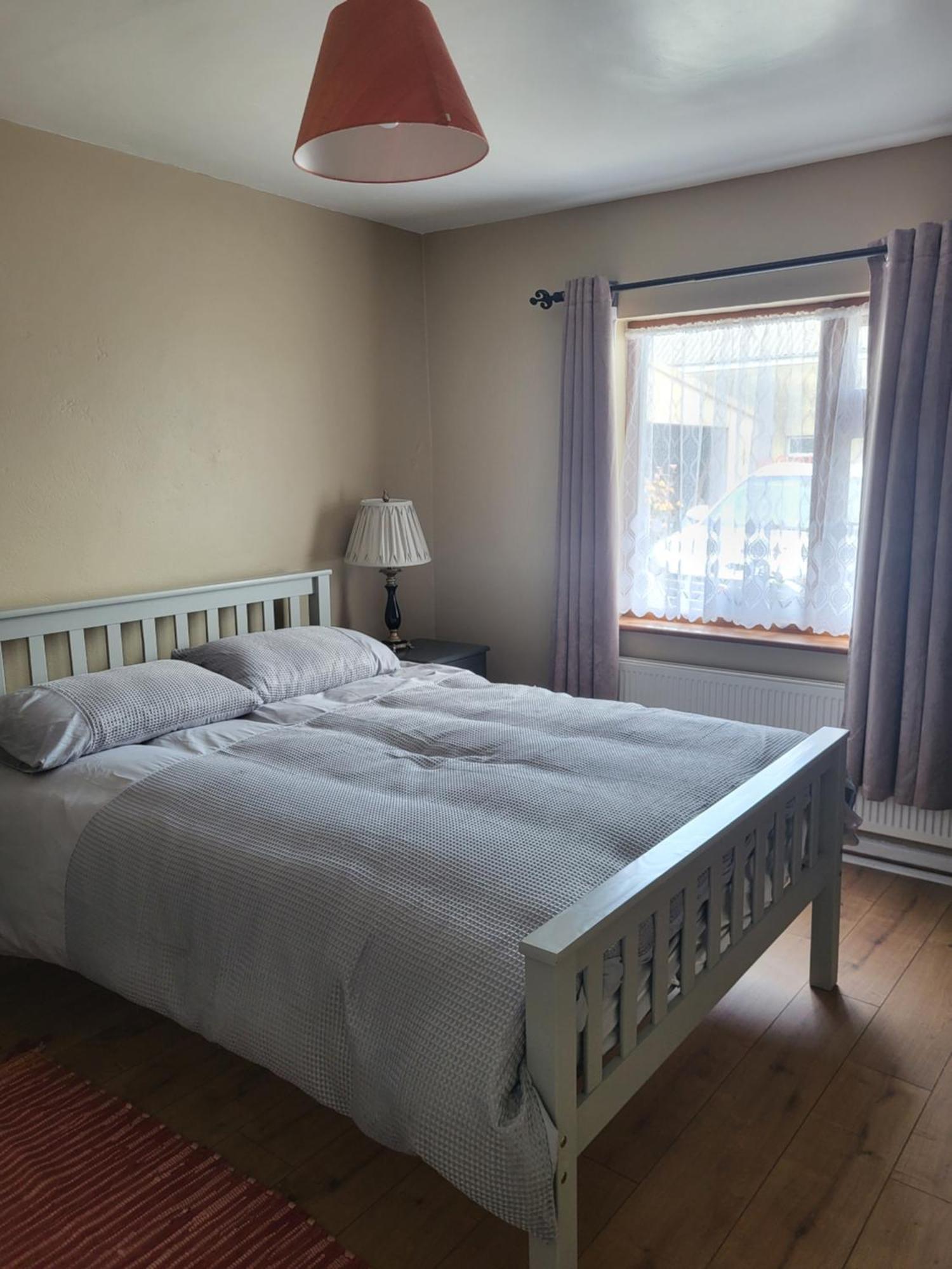 Bluebell Apartment Sleeps 7 Only Let As Whole Apartment Blennerville المظهر الخارجي الصورة