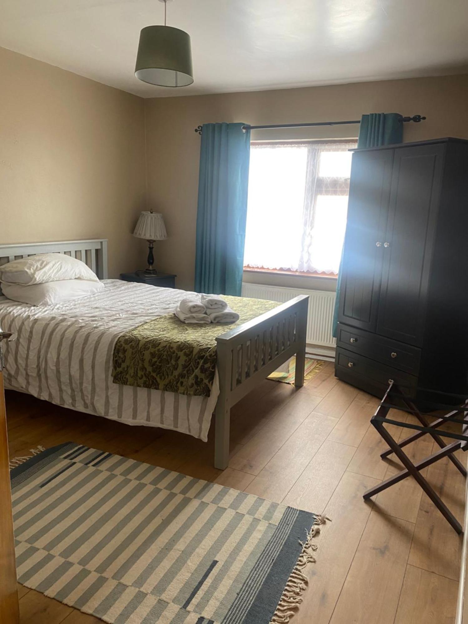 Bluebell Apartment Sleeps 7 Only Let As Whole Apartment Blennerville المظهر الخارجي الصورة